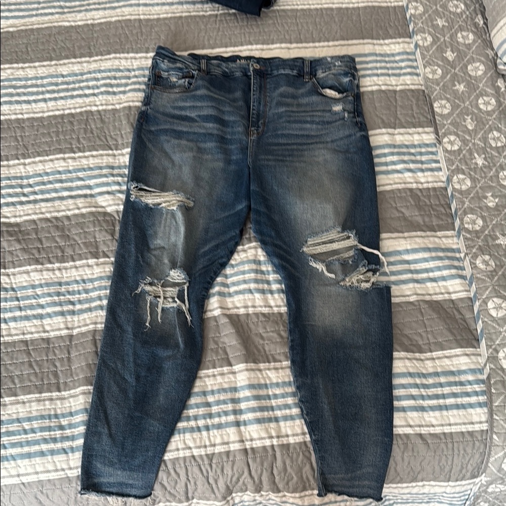 American Eagle Distressed Medium Wash Jeans